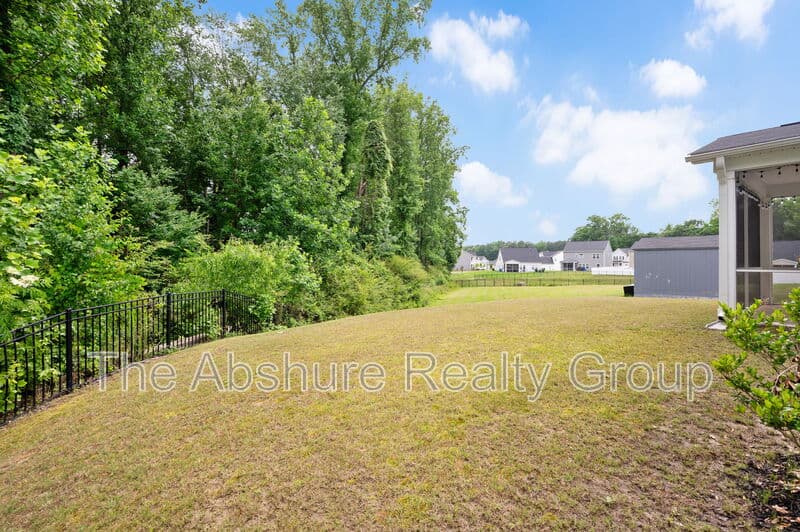 Angier House: 121 Barnwell Loop