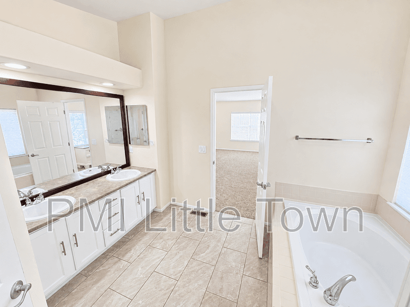 Aurora House: 24646 East Florida Avenue