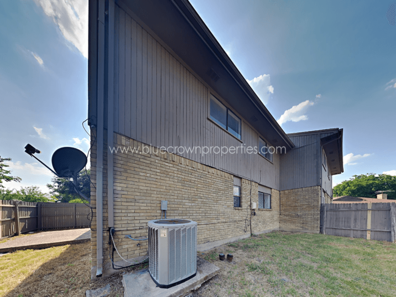 Plano Condo: 1804 Bristol Cove