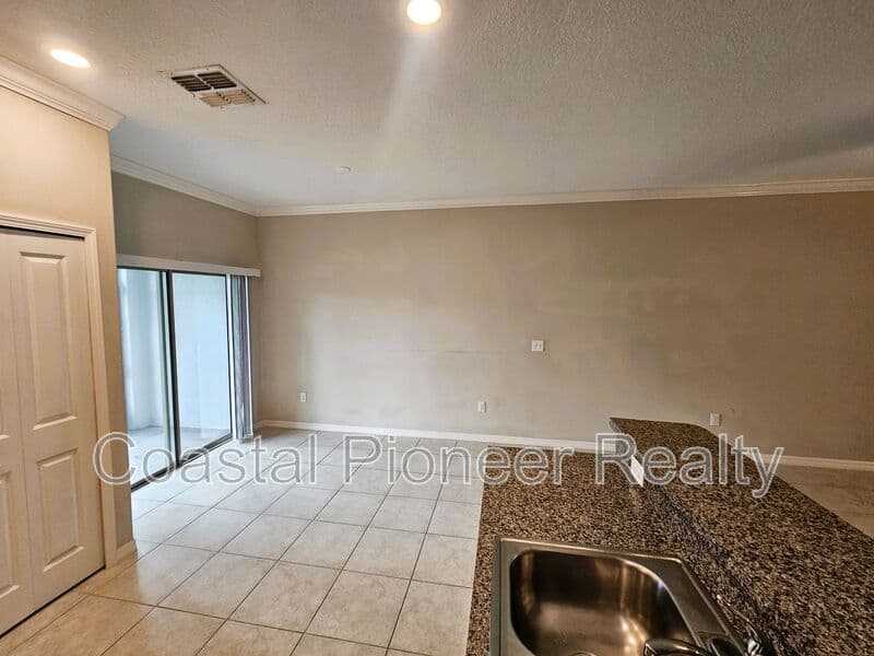 Riverview Townhome: 13251 Dupree Hills Pl