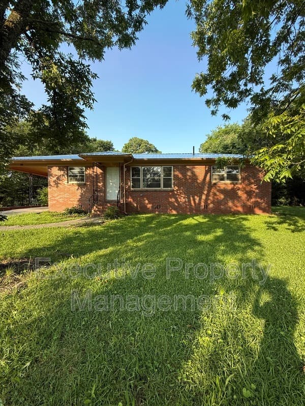 Centerpoint House: 317 Sunhill Road