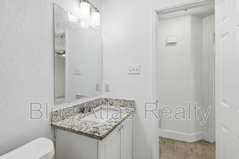 Fort Worth House: 5517 Wellesley Avenue