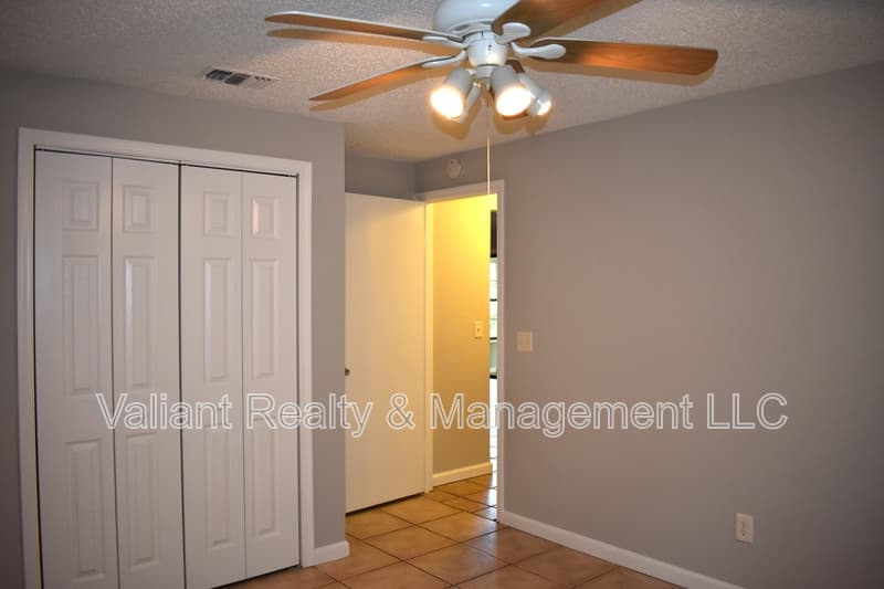 Jacksonville House: 6555 Diamond Leaf South
