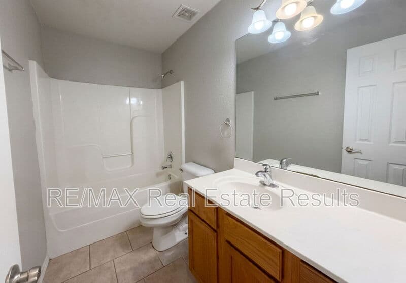 Bella Vista House: 5 Dolphin Ln