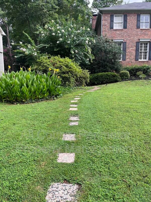 Dunwoody Condo: 1311 Mile Post Dr