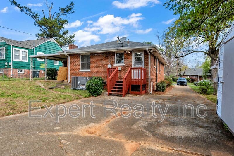 Birmingham House: 1025 45th Street Ensley