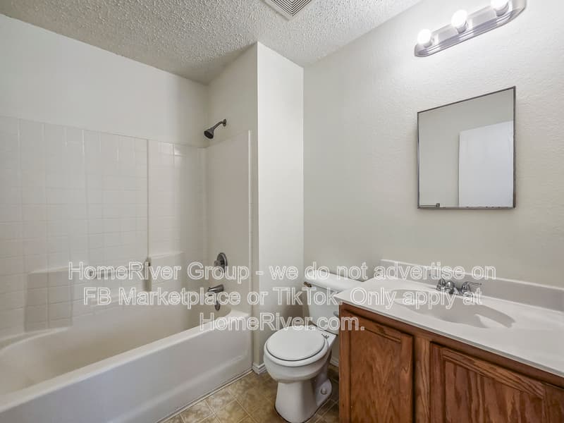 Arlington House: 8011 Mosstree Dr