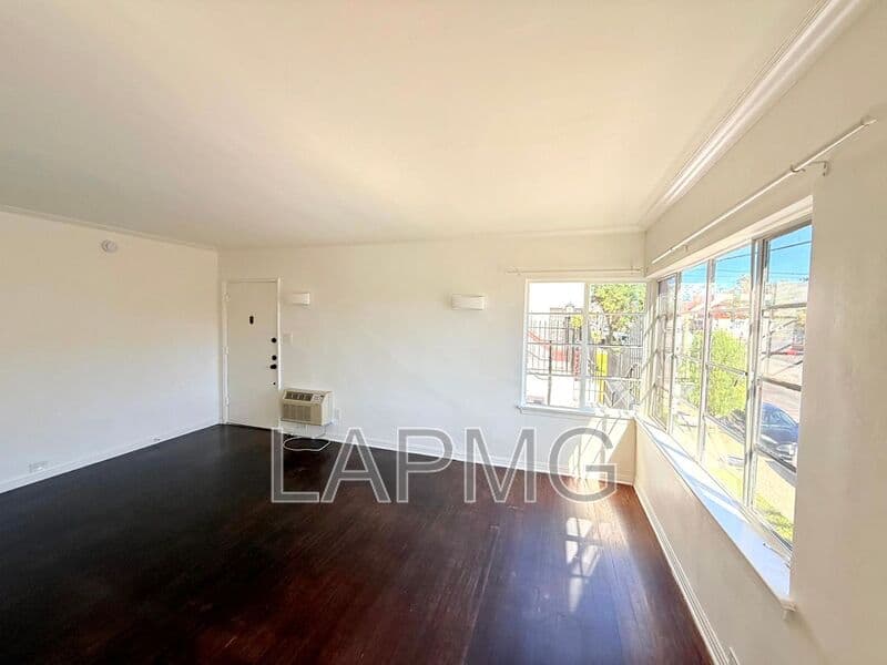 Los Angeles House: 3919 W. 8th Street