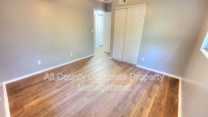 Jacksonville House: 3319 Hunt St
