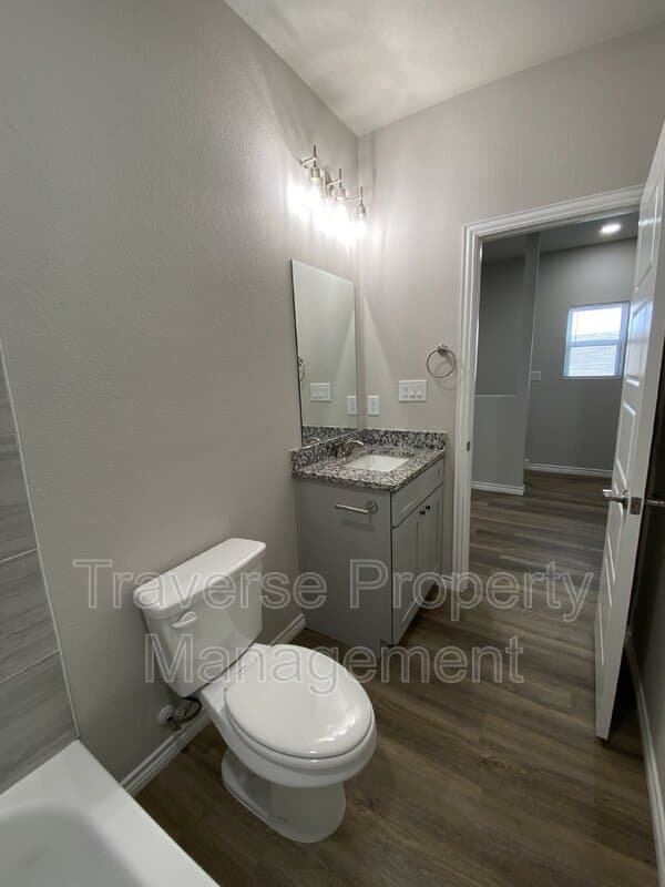 Fort Worth House: 1309 Arizona Ave