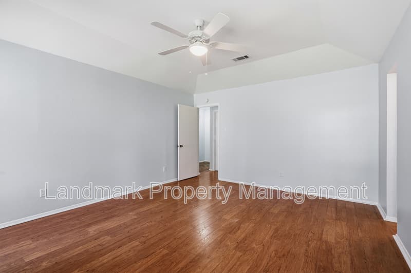 Arlington House: 5917 Pleasant Hill Drive