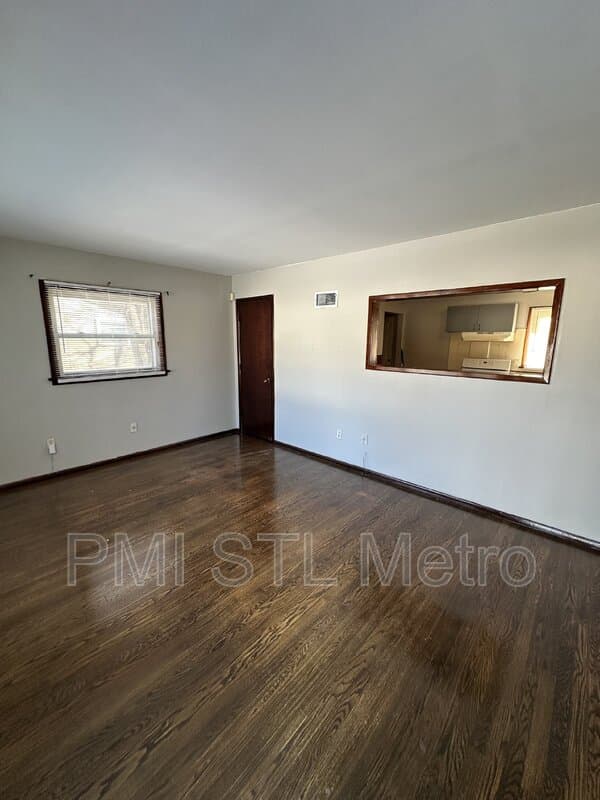 Saint Louis House: 1450 Fairmeadows Ln