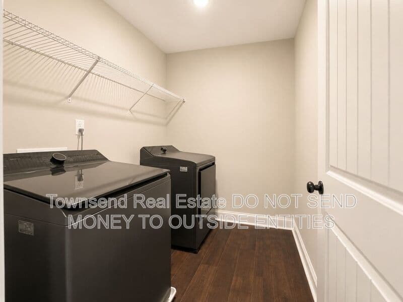 Stedman House: 621 Blawell Circle