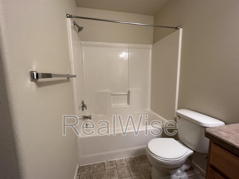 Redmond Townhome: 2250 SW 21st St