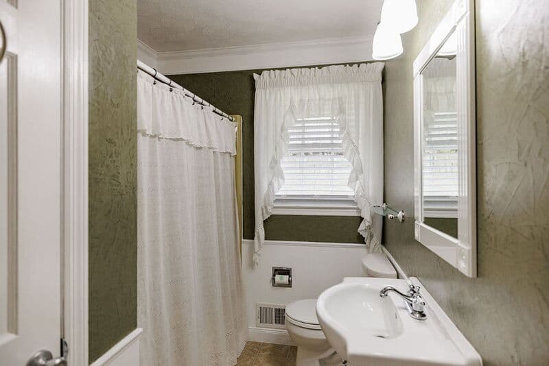 Watkinsville House: 1110 Maple Cir