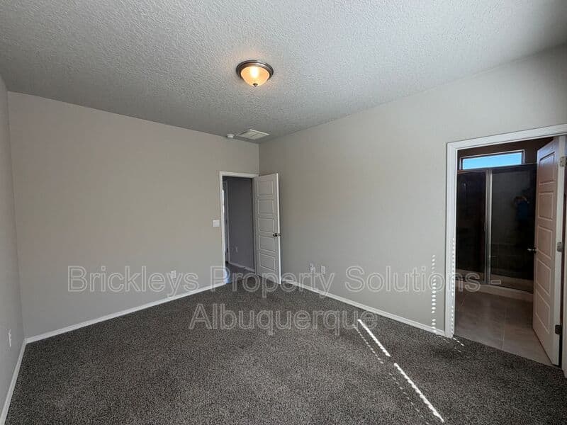 Rio Rancho House: 4875 Mount Salas St NE
