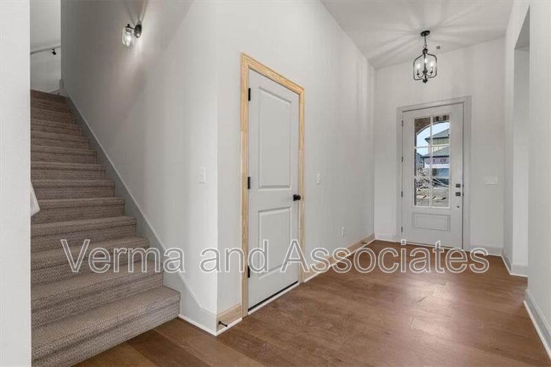 Centerton House: 1050 Whistler St