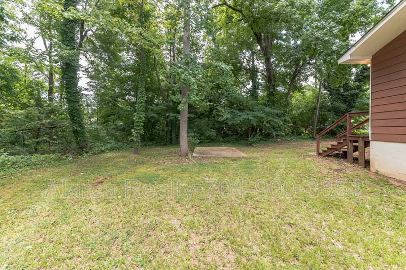 Charlotte House: 9333 Kendall Dr