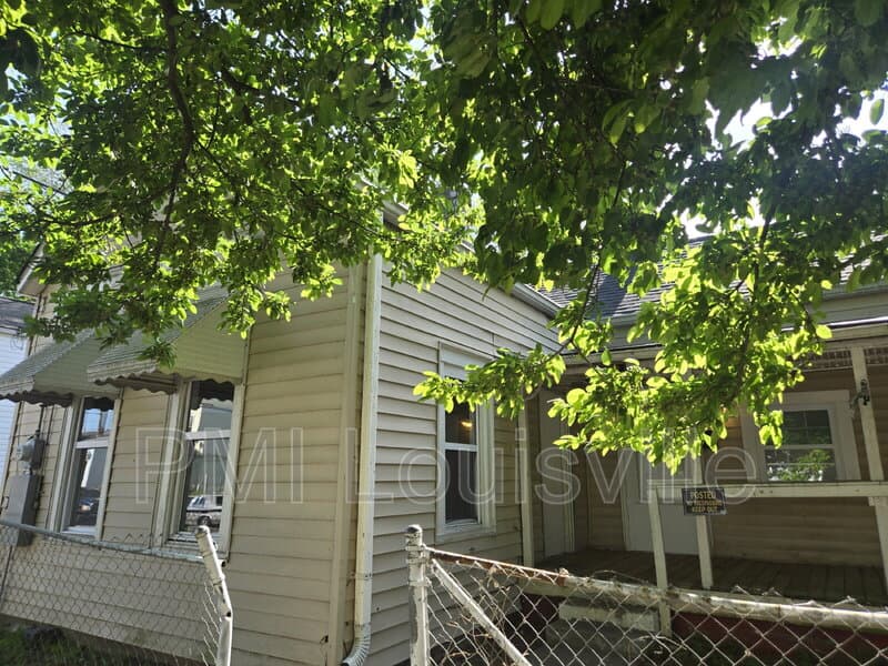 Louisville House: 451 N 25th St MK