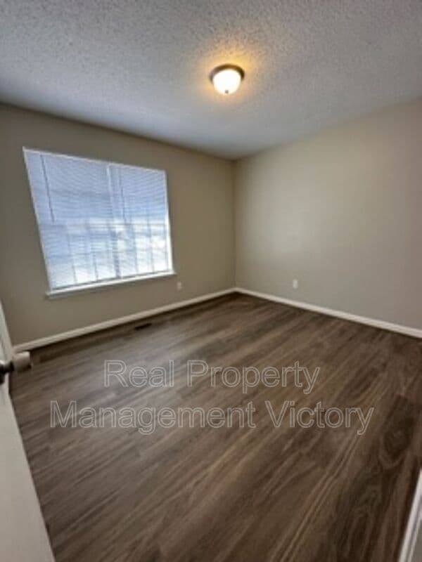 Birmingham House: 8221 Vassar Ave