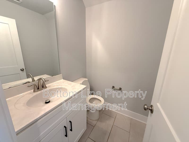 Charlotte Townhome: 2923 Burgess Dr