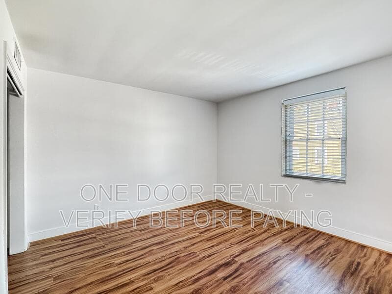 Williamsburg Condo: 732 Scotland Street
