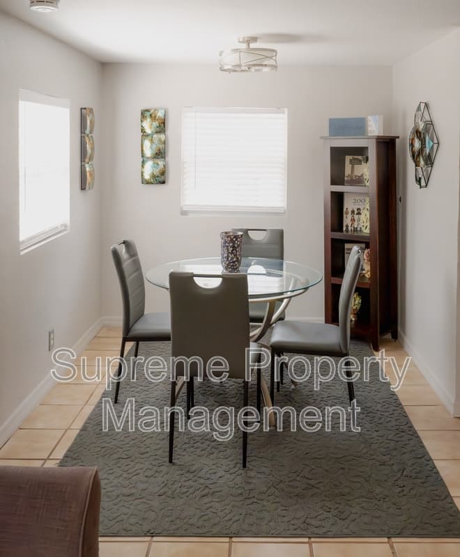 Saint Petersburg House: 1740 19th Ave S Unit 1/2
