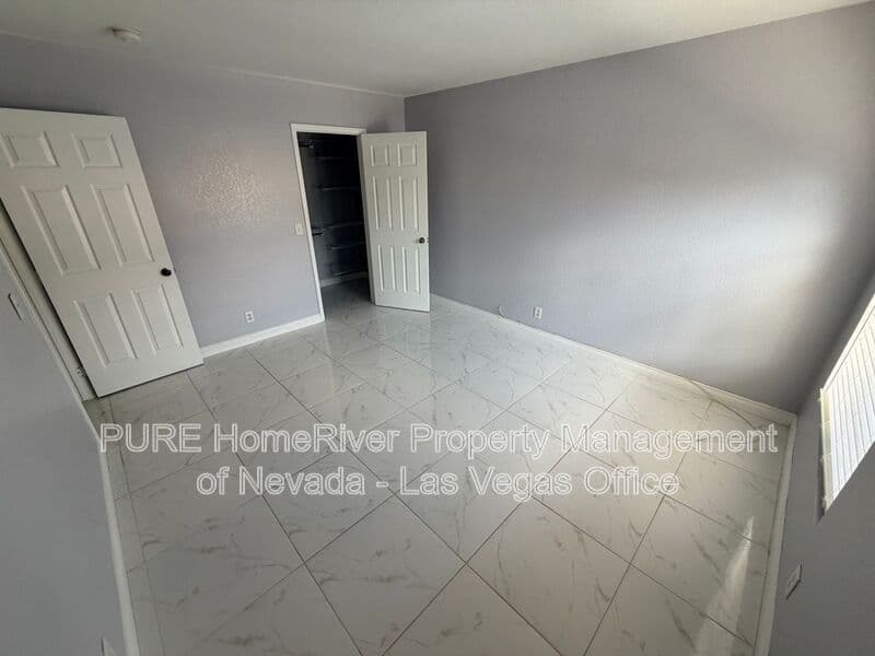 Henderson House: 2832 Mill Point Dr.