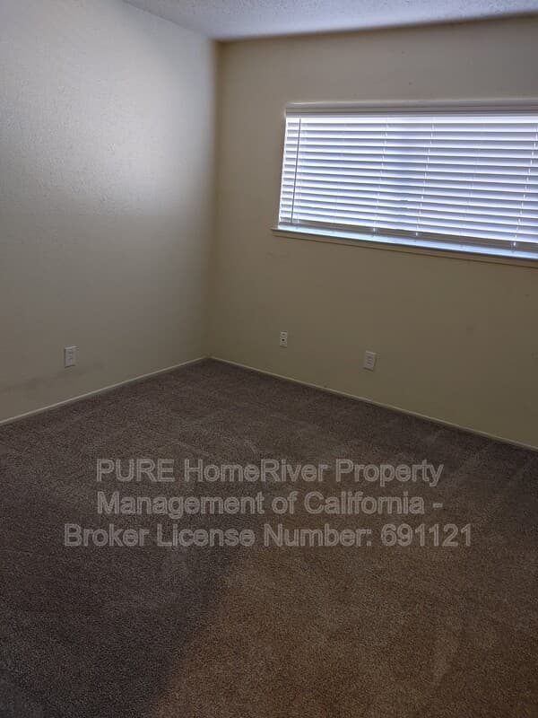 Sacramento House: 3150 Bredehoft Way