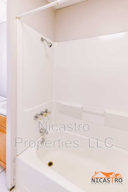 Columbus House: 363 E 12th Avenue