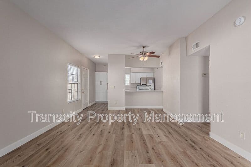 Scottsdale House: 8020 E Thomas Rd
