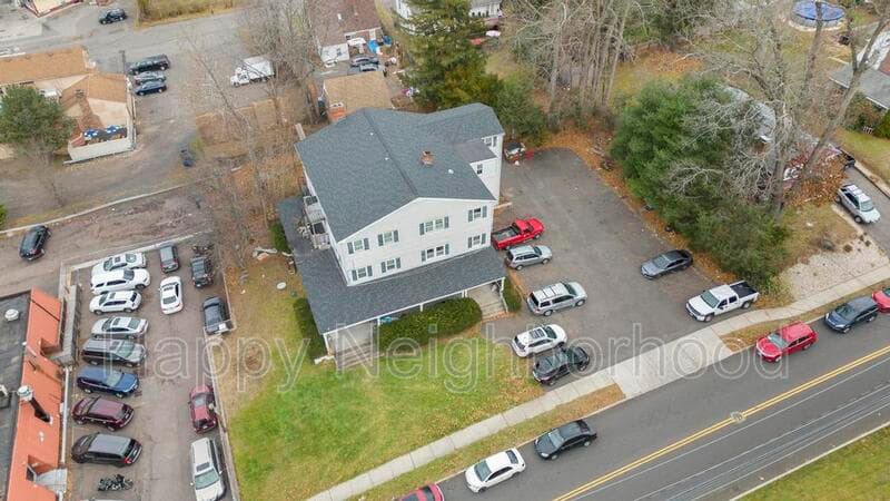 Meriden House: 16 Atkins StreetUnit 4