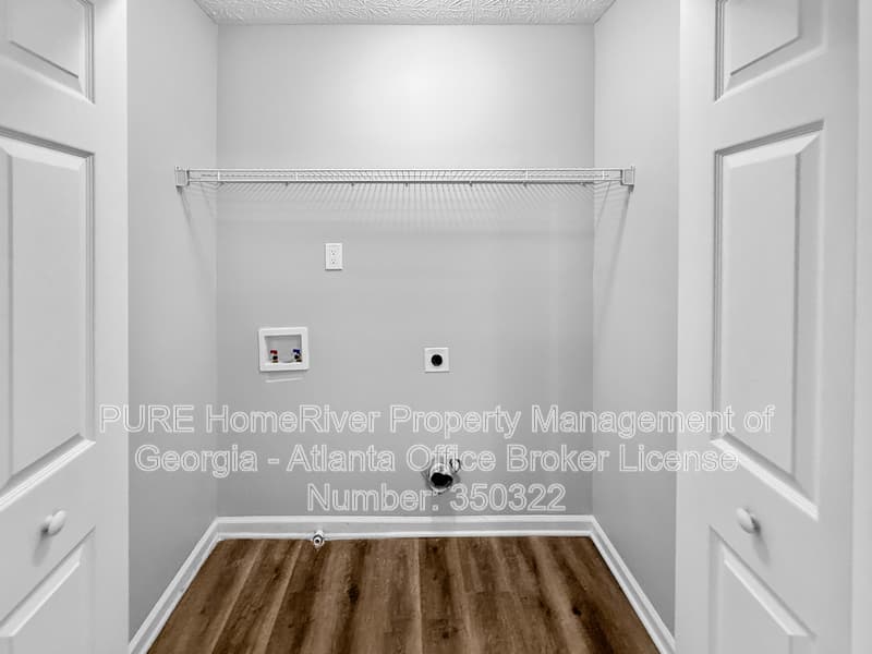 Riverdale House: 8432 Cedar Creek Rdg