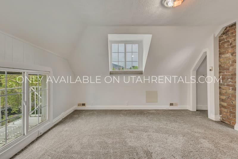 Salt Lake City Condo: 1040 E 200 S