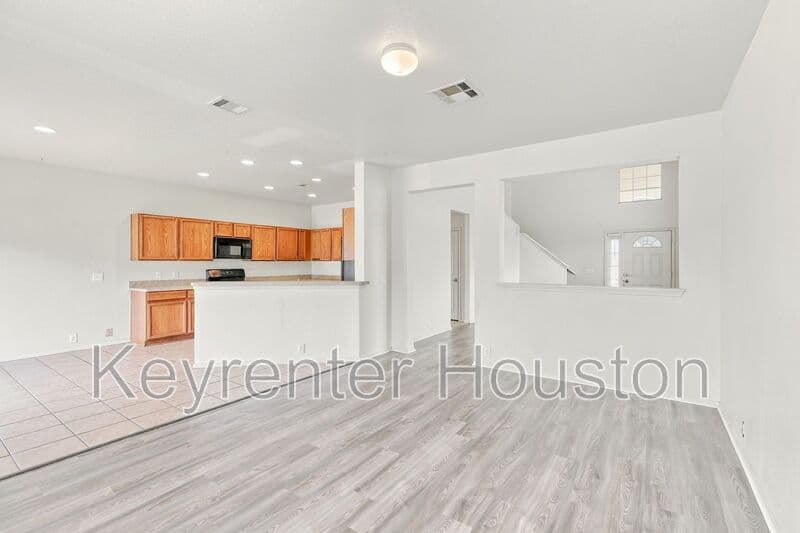 Fresno House: 3310 Jib Ct