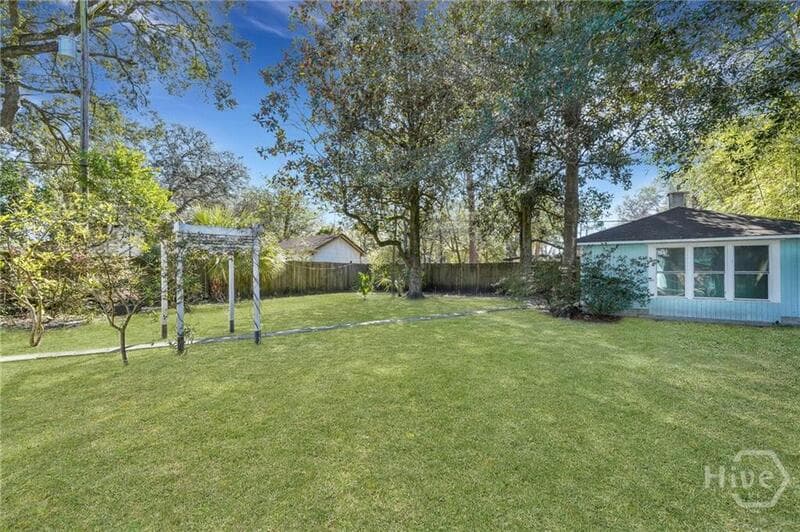 Savannah House: 2337 Shirley Drive