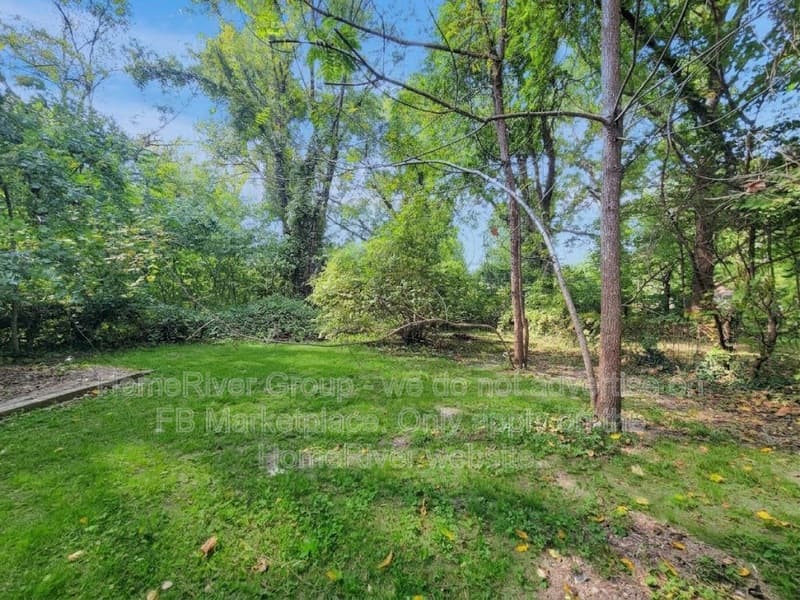 Jennings House: 8949 Huiskamp Ave