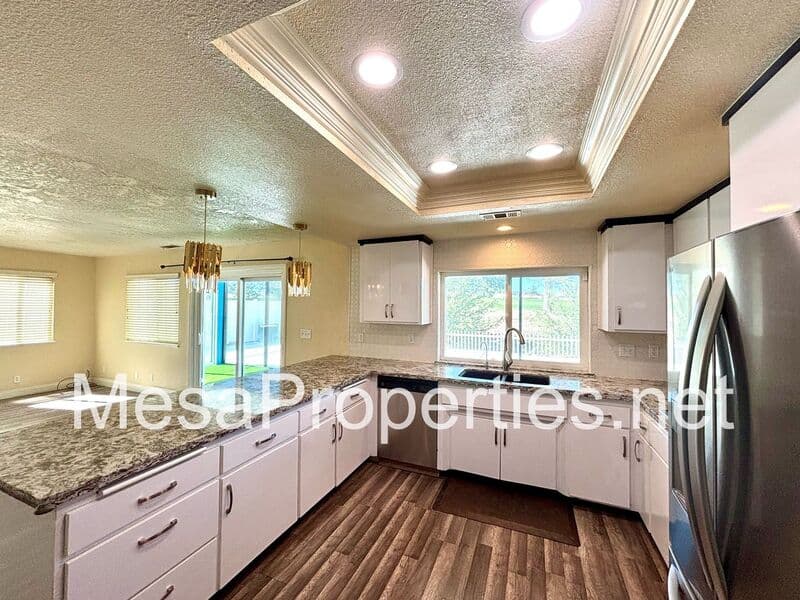 Victorville House: 12820 Santa Anita Trail