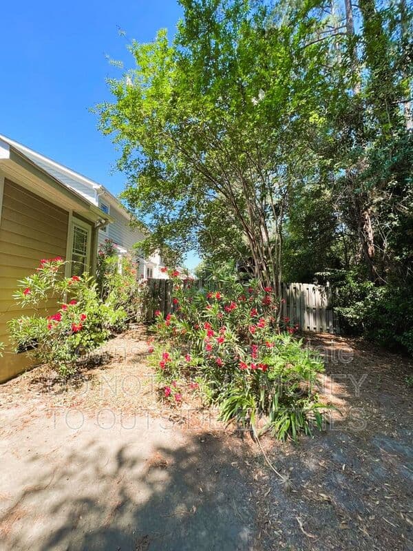 Fayetteville House: 2210 Westdale Dr