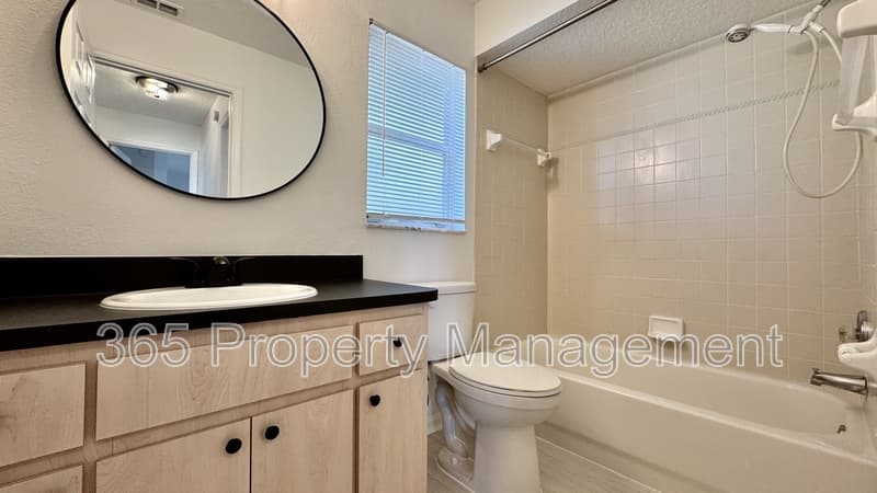 Spring Hill House: 12175 Katherwood Street