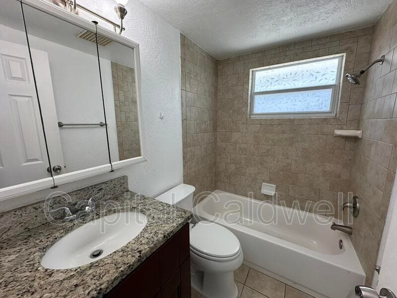 Dunedin House: 425 Milwaukee Ave