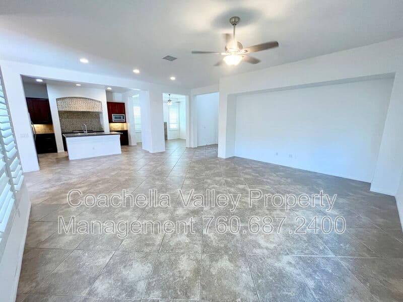 Cathedral City House: 511 Via Assisi
