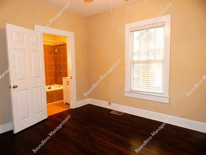 College Park House: 1776 Lyle Ave