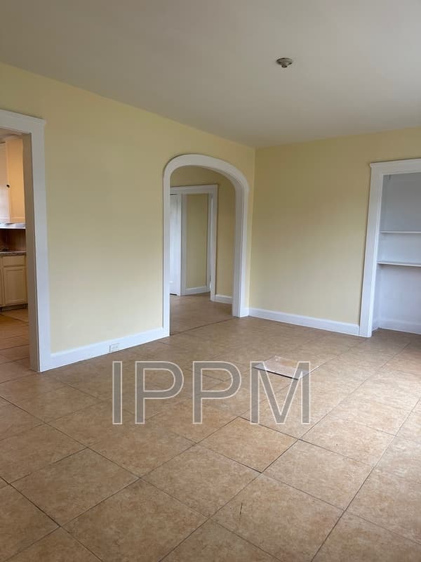 San Benito Condo: 284 Corona Crescent