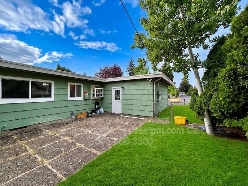 Portland House: 16764 SE Market St