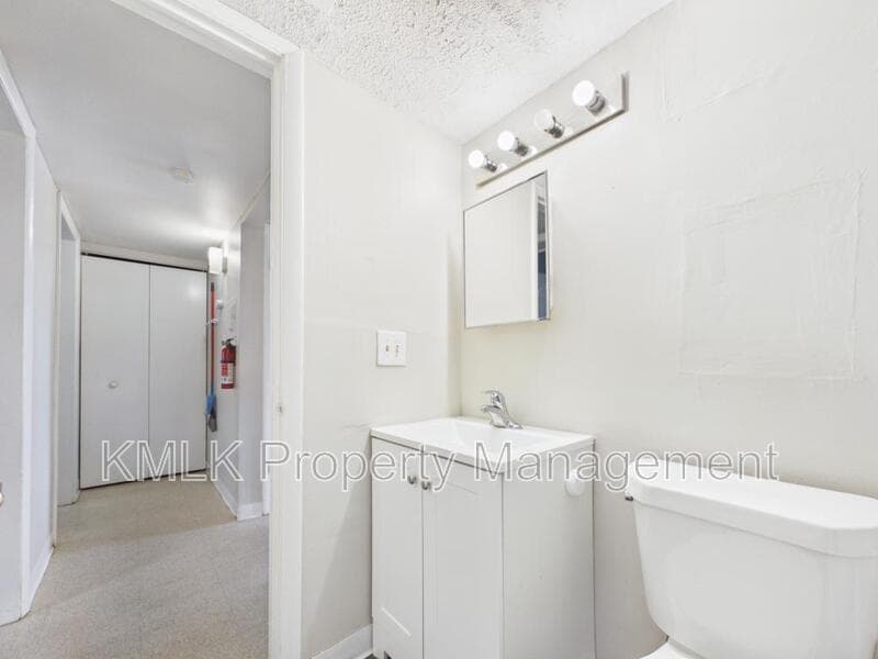 Akron House: 685 Sherman St