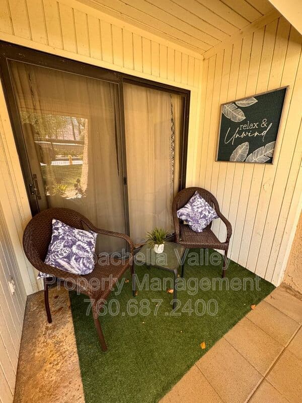 Palm Springs House: 685 N Ashurst Ct