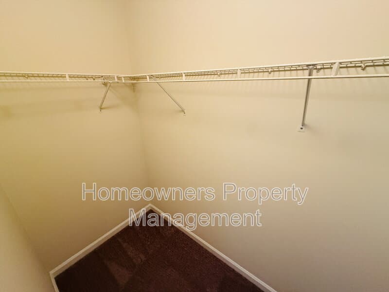 Fayetteville House: 349-5 Waterdown Dr