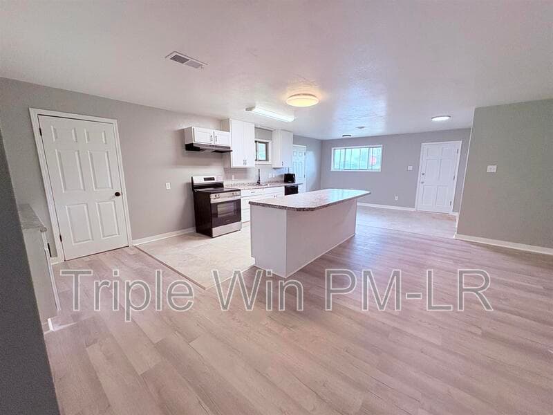 Cabot House: 8475 John Harden Drive
