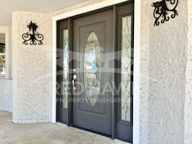 Chandler House: 281 S California St